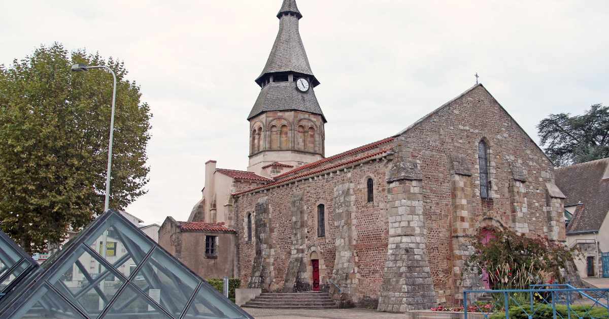 Néris-les-Bains, France: Patrimony and Architecture