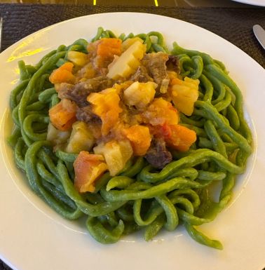 Shivit oshi, green noodles.