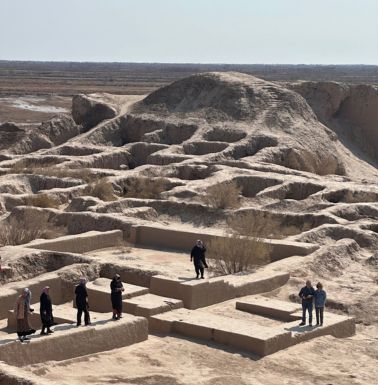 Toprak Kala ruins show something of the ancient city's plan.