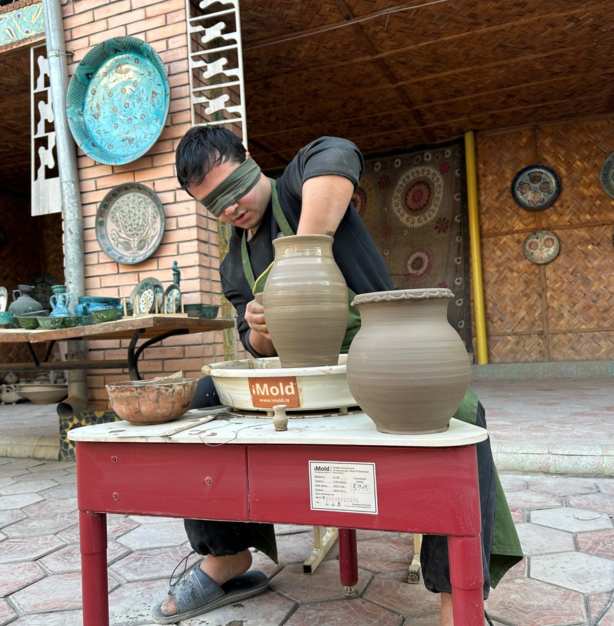 Demonstrating technique blindfolded