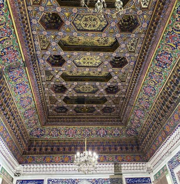 Palace decor! That's some ceiling.