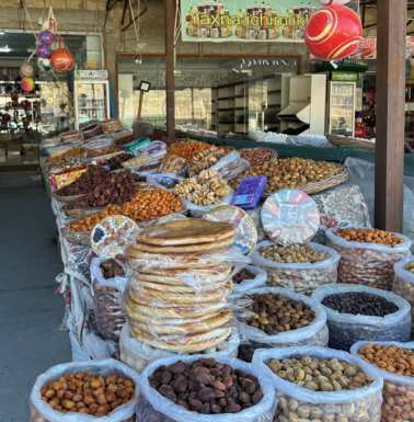 Dried fruit, bread, nuts, toys, drinks and there's more at Takhta-Kharacha pass.