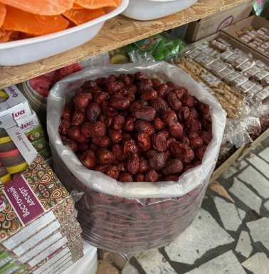 Dried fruits, sugared and not.