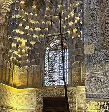 Look carefully to see the horsehair hanging from the pole - this denotes the grave of a holy man.