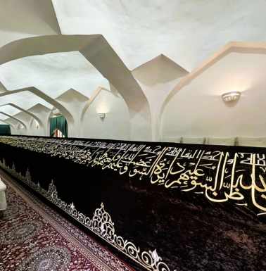 The 18-meter sarcophagus.