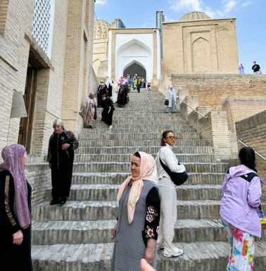 There are 36 steps up the hillside to the Shah-i-Zinda.