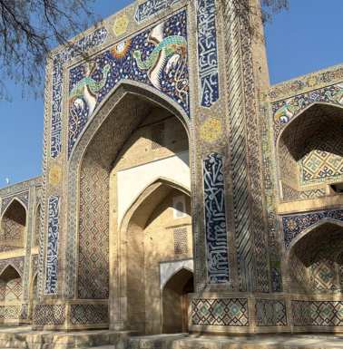Nadir Divan-Beghi Madrasah at Lyabi-Hauz.